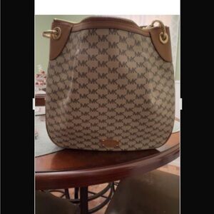 Michael Kors, Crossbody, or shoulder held